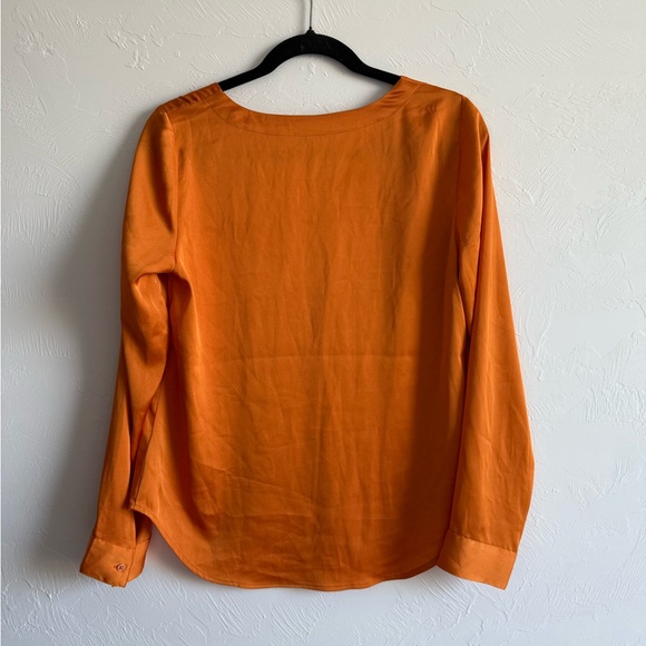 5 FOR $27.00 Express Orange Relaxed Mandarin Collar Silky Blouse - Small 53 - Picture 6 of 7
